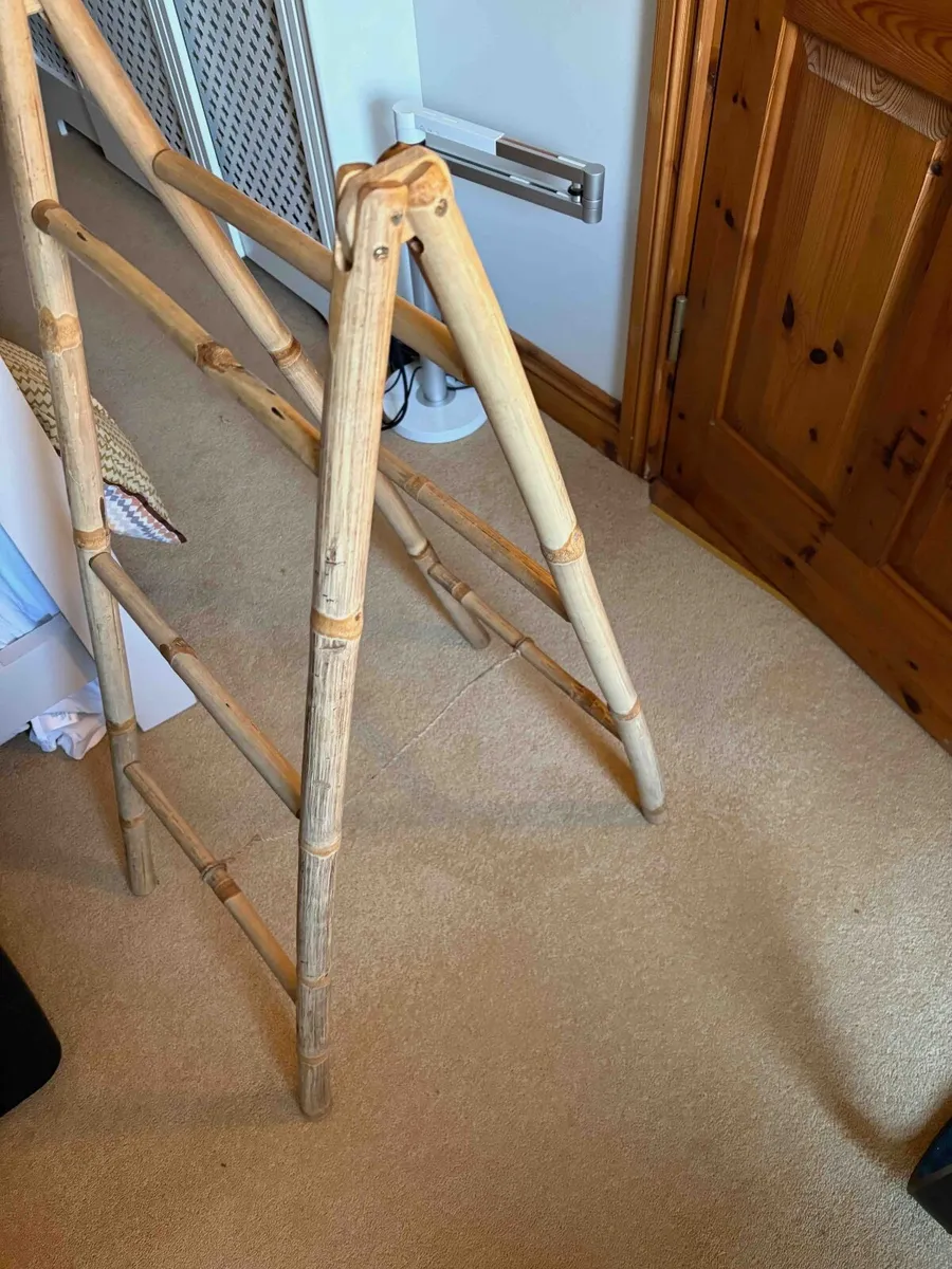 Funky split stand for clothes - Image 4
