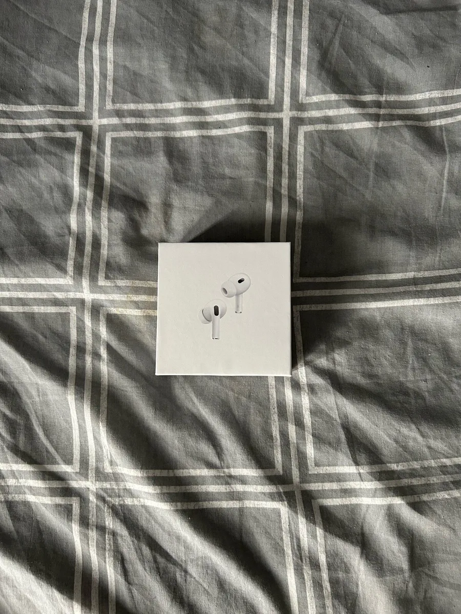 Apple AirPods Pro 2 - Image 2