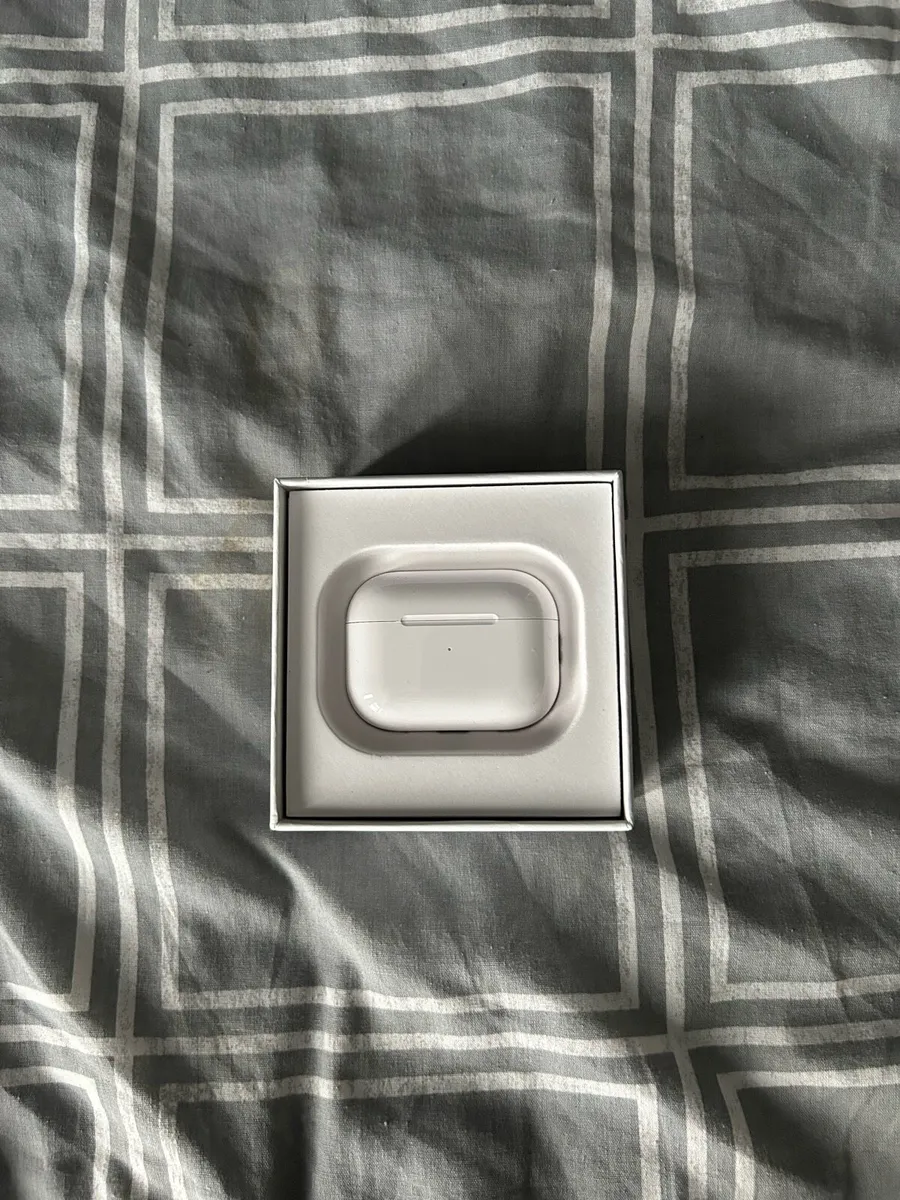 Apple AirPods Pro 2 - Image 3