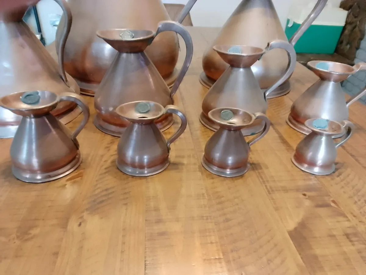Vintage copper mesuring jug collection - Image 2