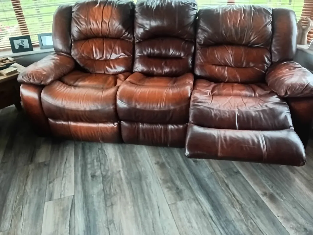Suite of furniture - Image 2