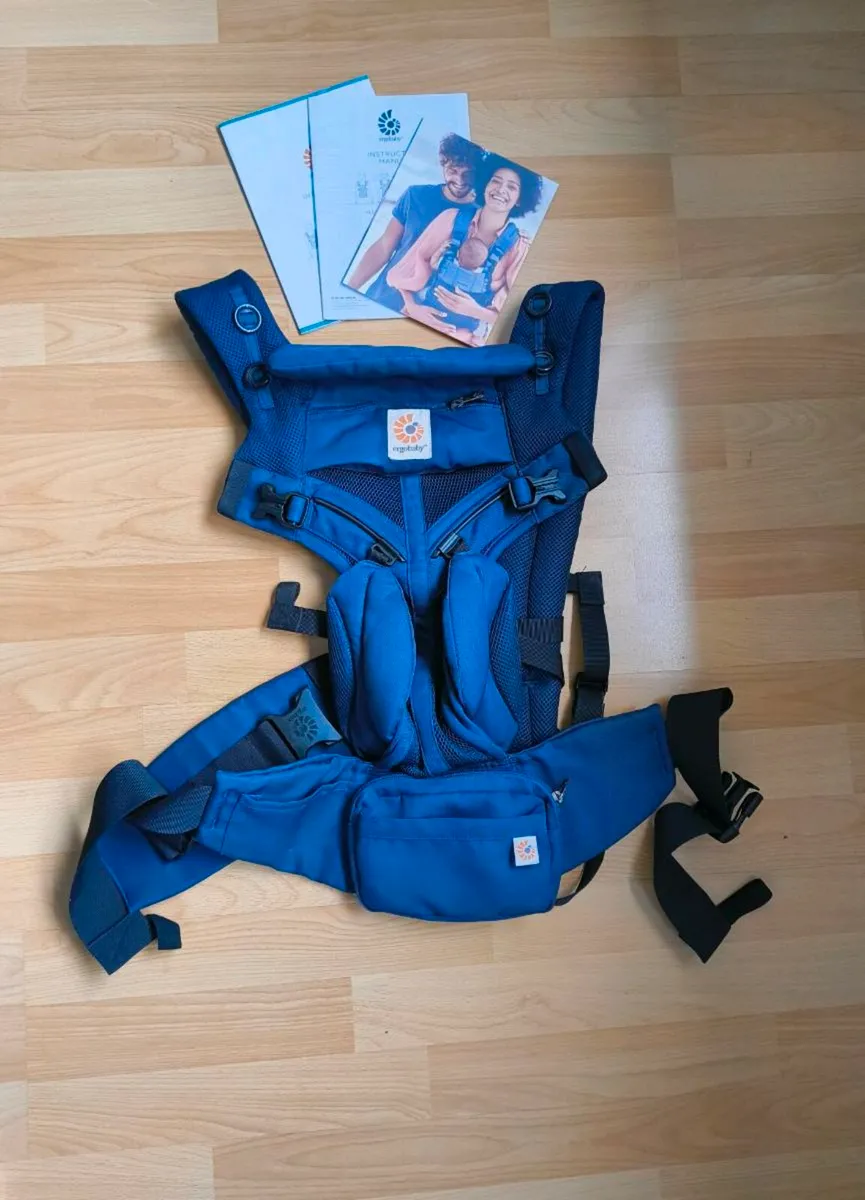 Navy Ergobaby Omni 360 - Image 1