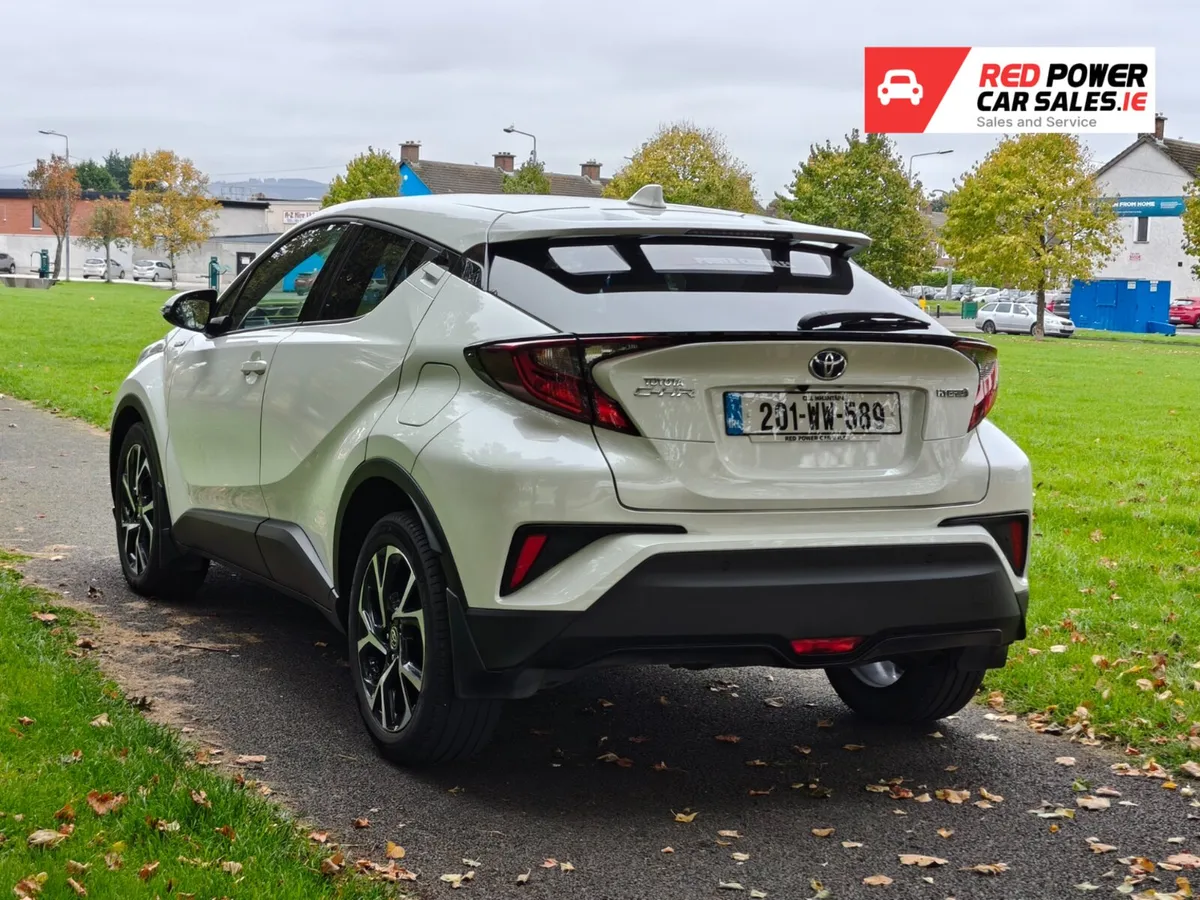 Toyota C-HR 1.8 HYBRID SPORT NEW NCT - Image 4