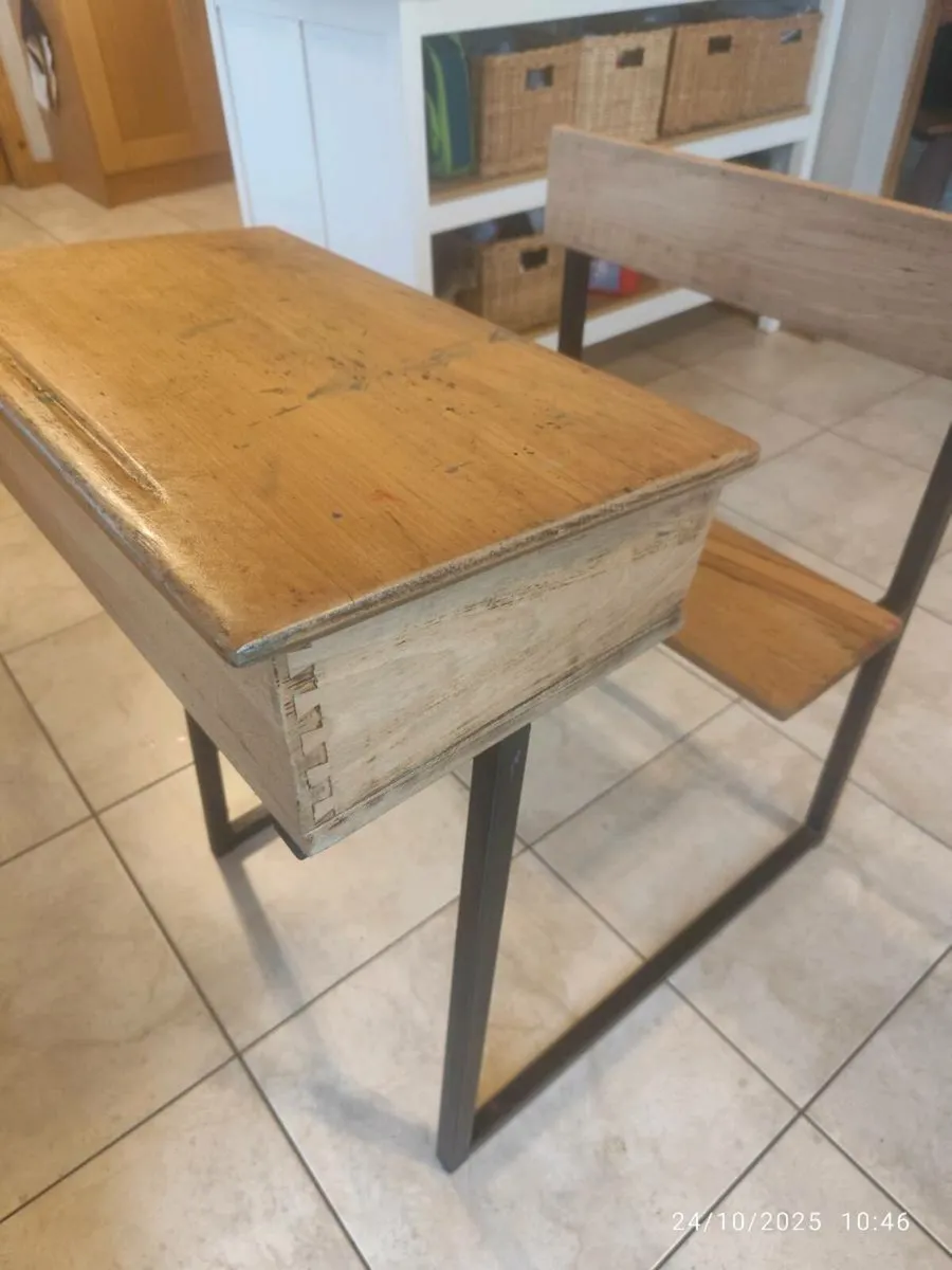 Old School Tables - Image 1