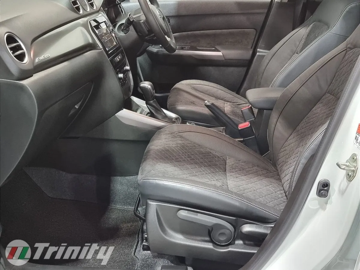 Suzuki Vitara Hybrid SZ5 1.5 Auto 4X4 Allgrip Tri - Image 4