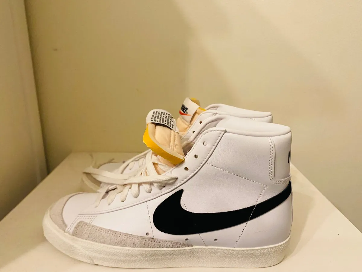 Nike hi tops -  new - white/black - 8 - Image 1