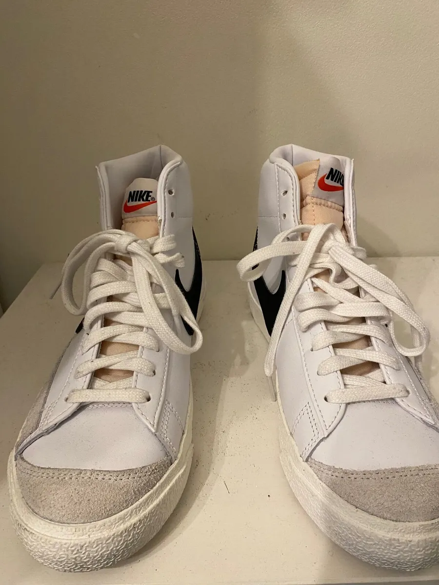 Nike hi tops -  new - white/black - 8 - Image 4