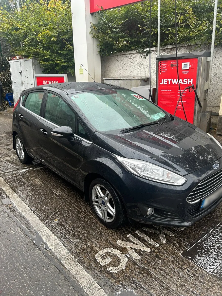 2014 Ford Fiesta Automatic - Image 2