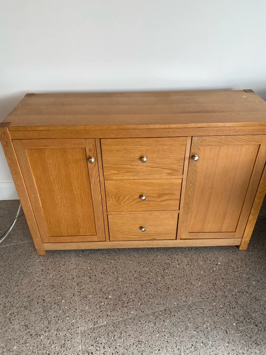 Oak sideboard - Image 1
