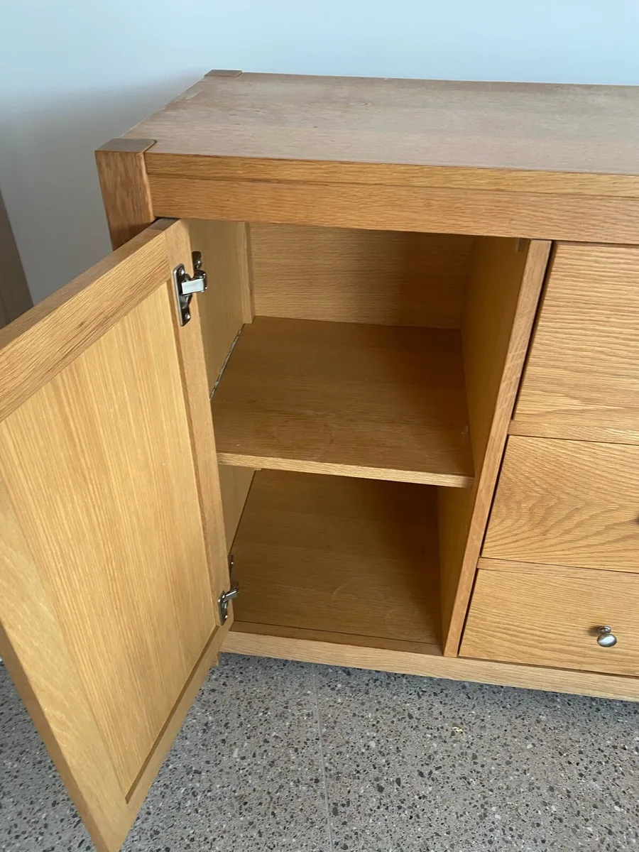 Oak sideboard - Image 2