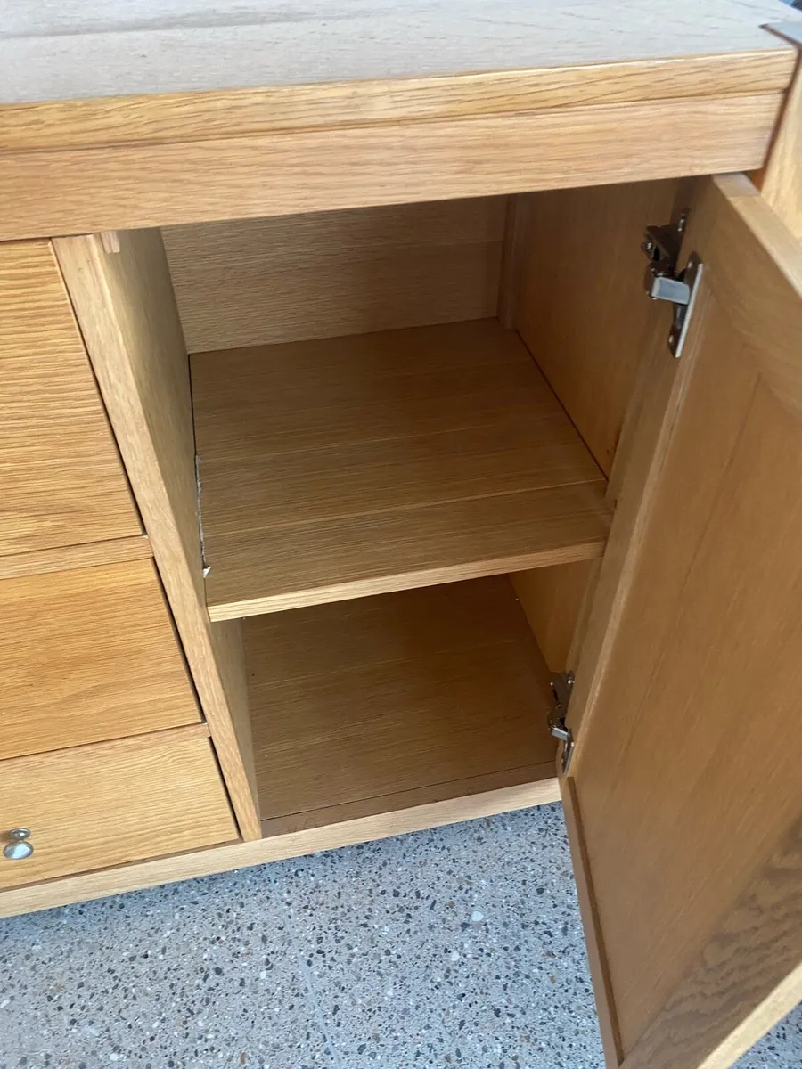 Oak sideboard - Image 4