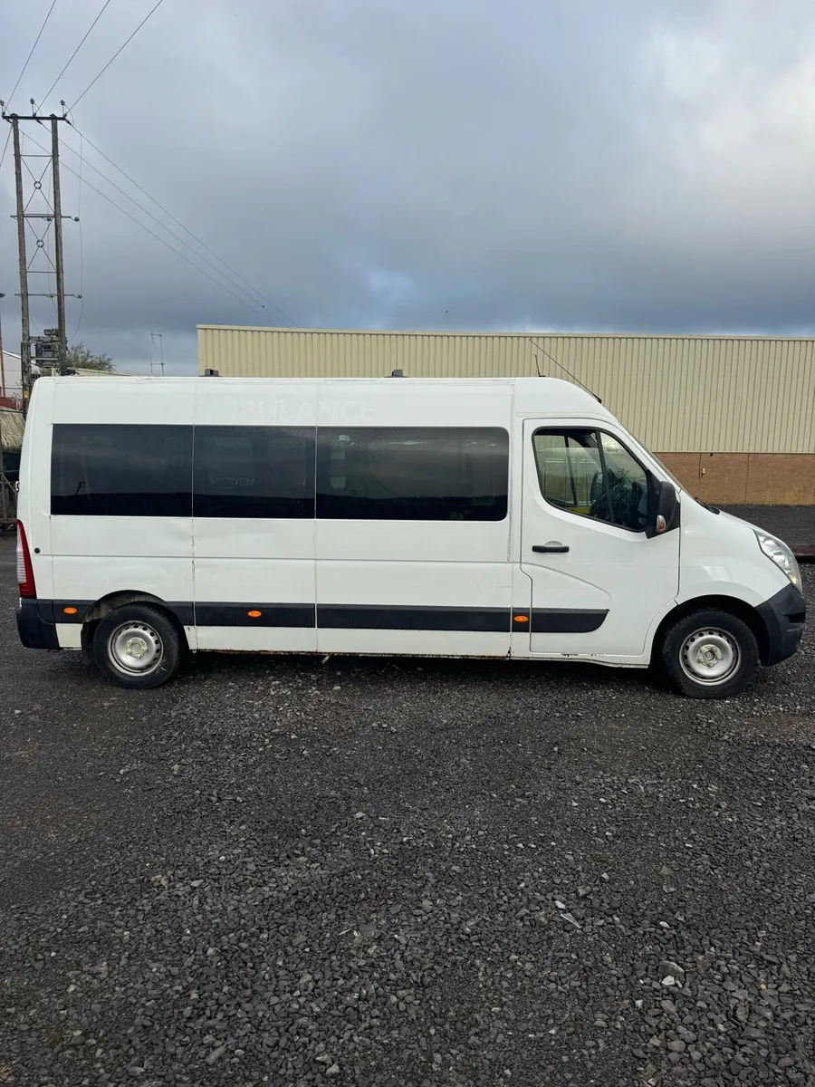 Van - Image 4