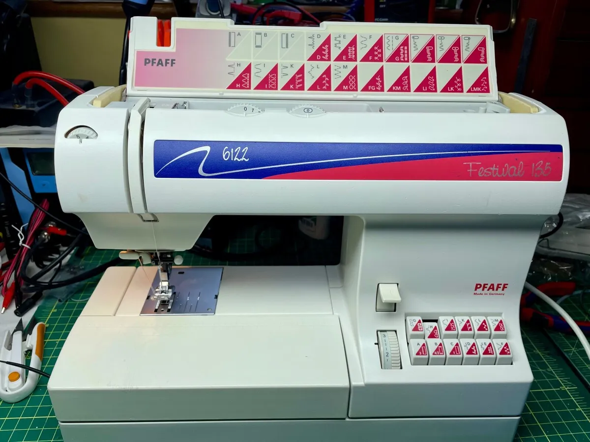 PFAFF Tiptronic 6122 Sewing Machine -Just serviced - Image 2