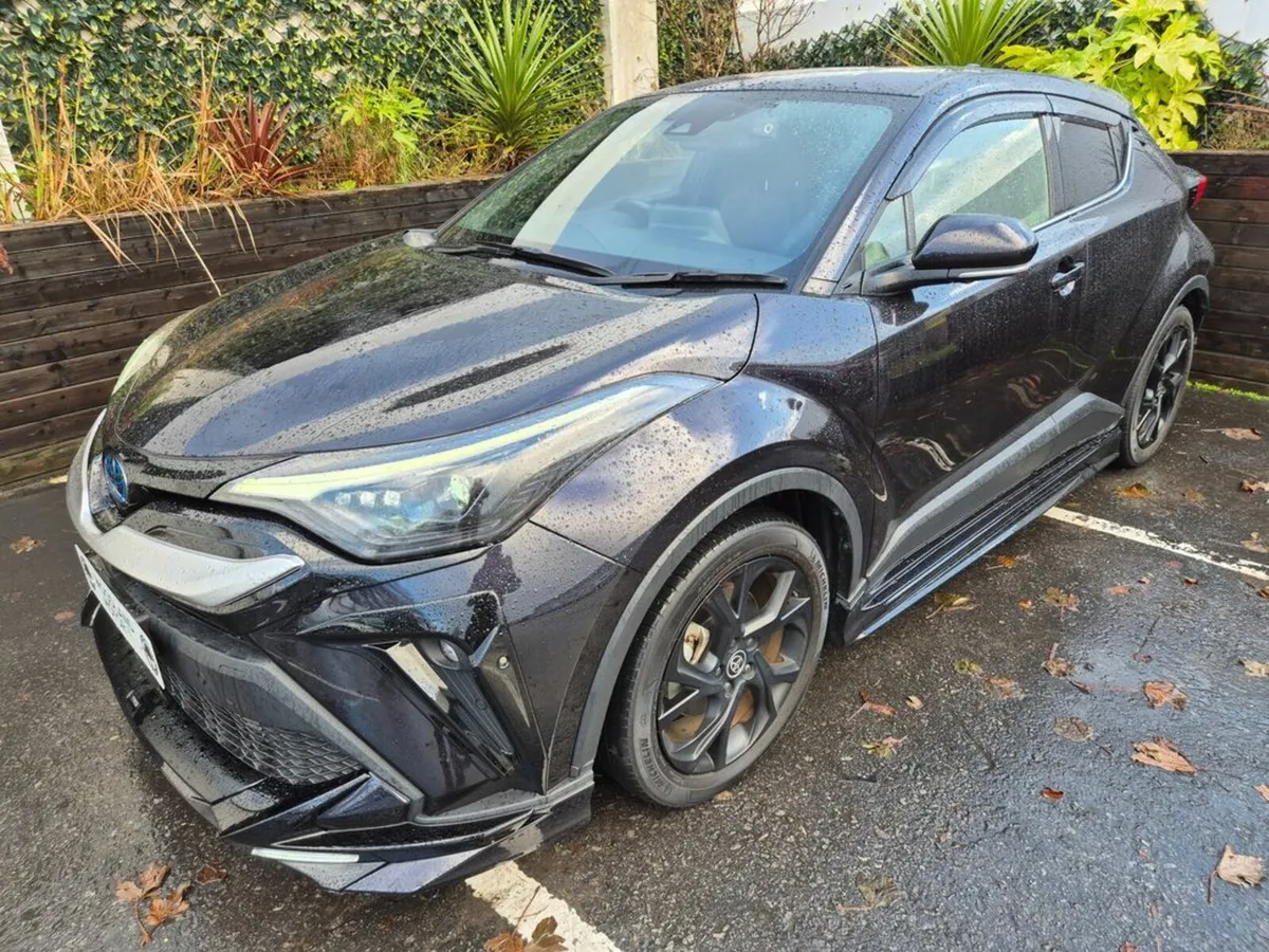 Toyota C-HR 1.8 HYBRID / SOL G PACK / WITH TRD SPO - Image 3