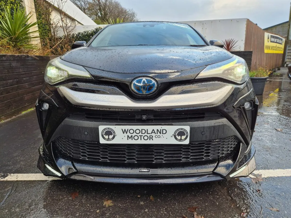 Toyota C-HR 1.8 HYBRID / SOL G PACK / WITH TRD SPO - Image 4