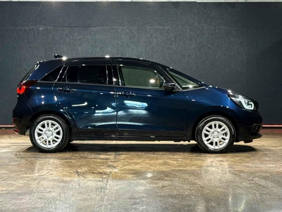 Honda Fit AUTOMATIC HYBRID 1.5L - Image 3
