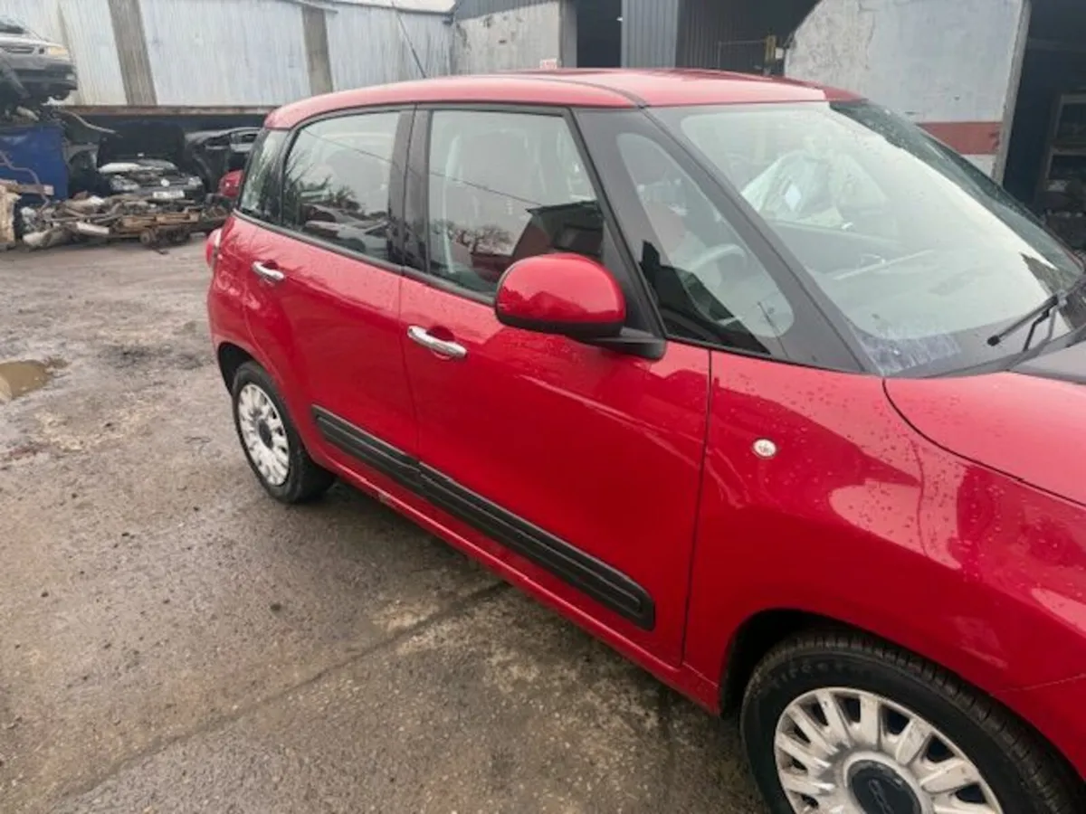 2013 FIAT 500L 1.3L-D - Image 2