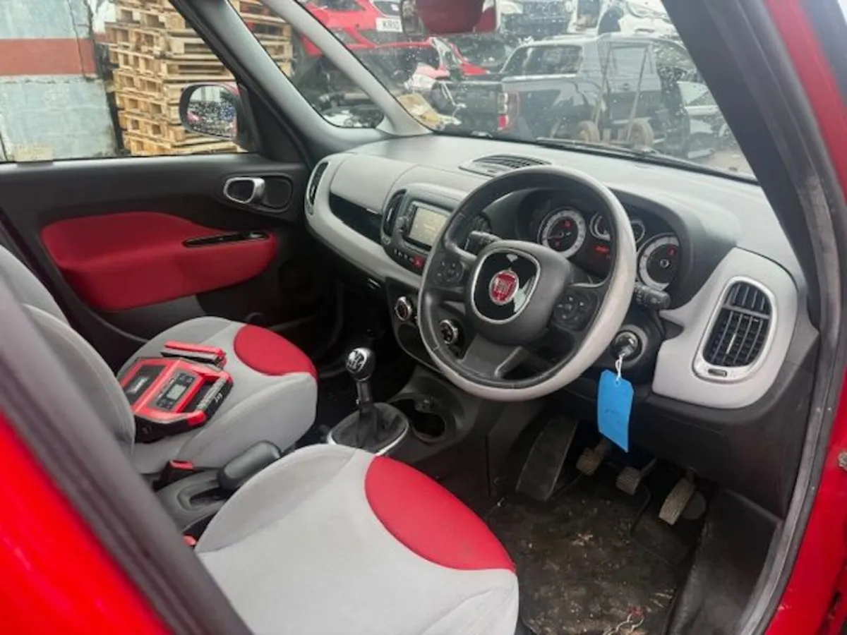 2013 FIAT 500L 1.3L-D - Image 4