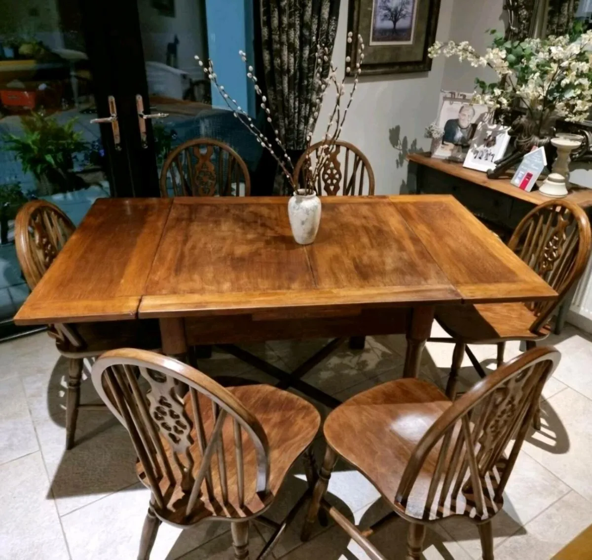 Stunning Extendable Table & 6 Chairs...€595 - Image 2