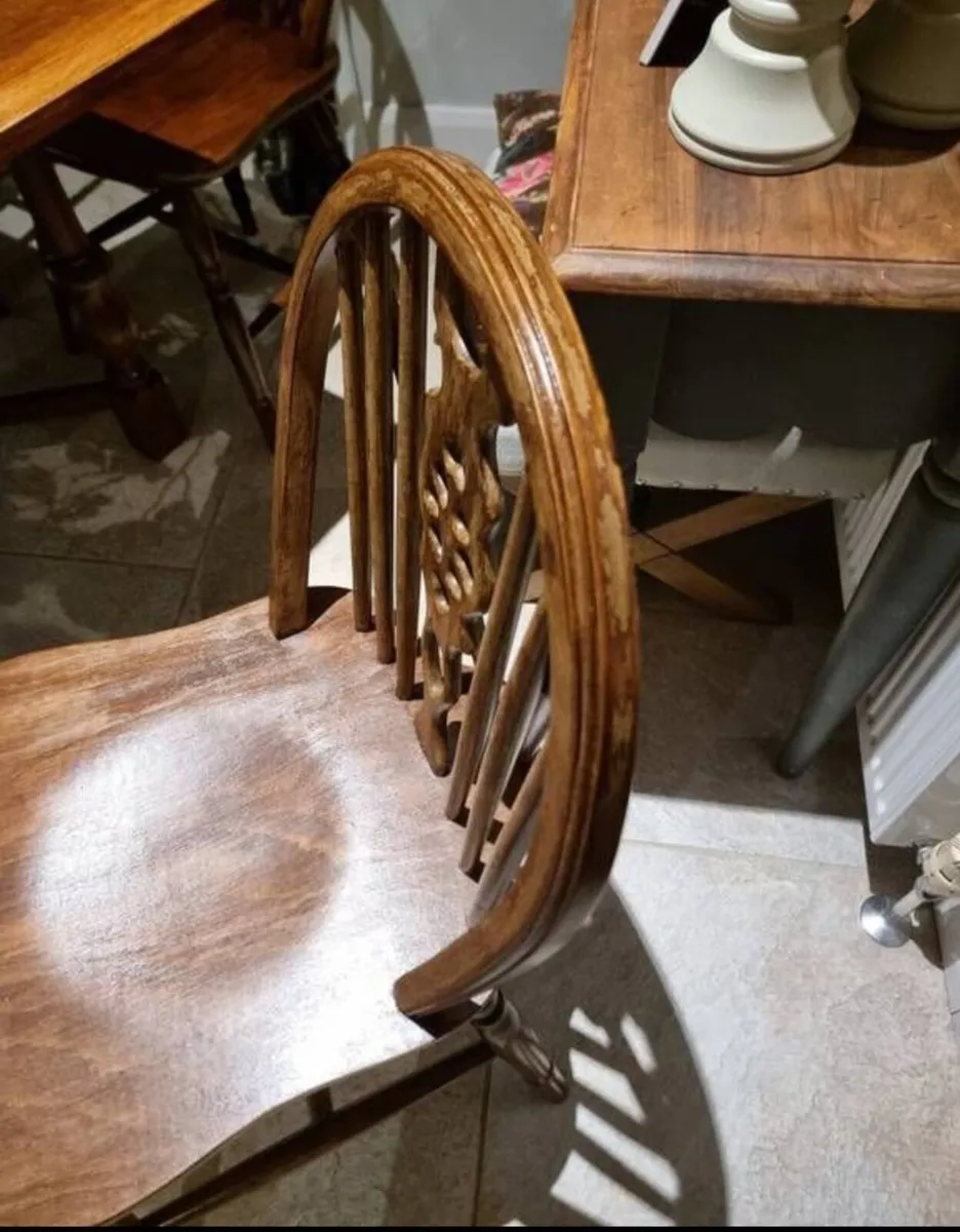 Stunning Extendable Table & 6 Chairs...€595 - Image 3