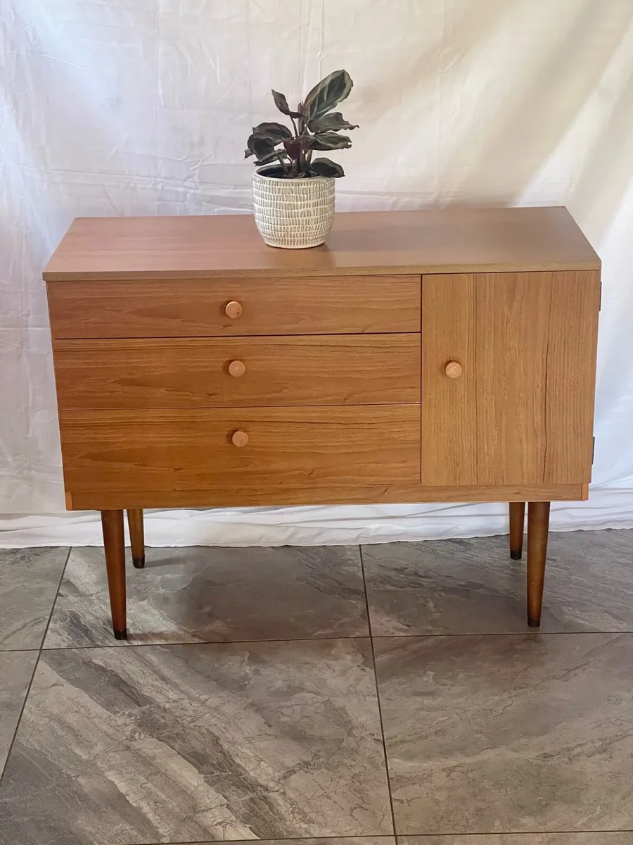 Mud century sideboard - Image 2