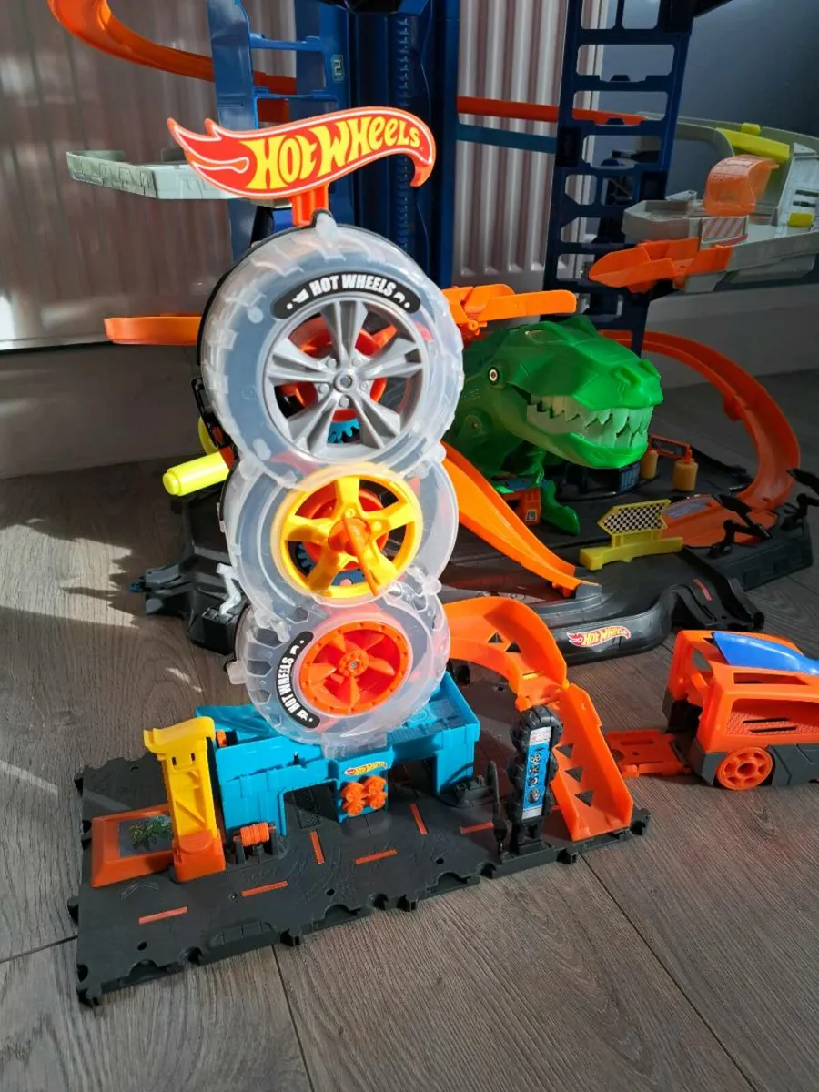 hot wheels garage - Image 2