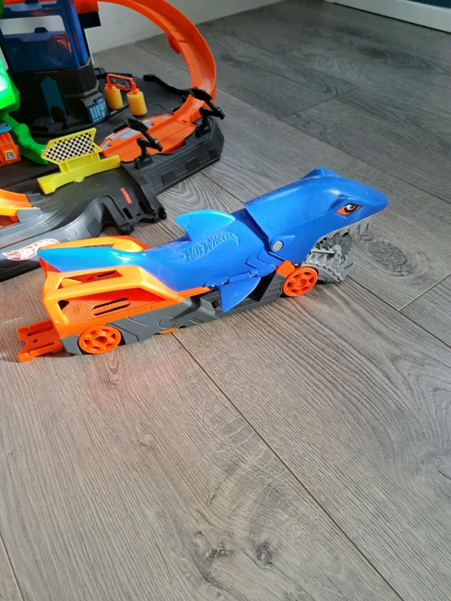 hot wheels garage - Image 3