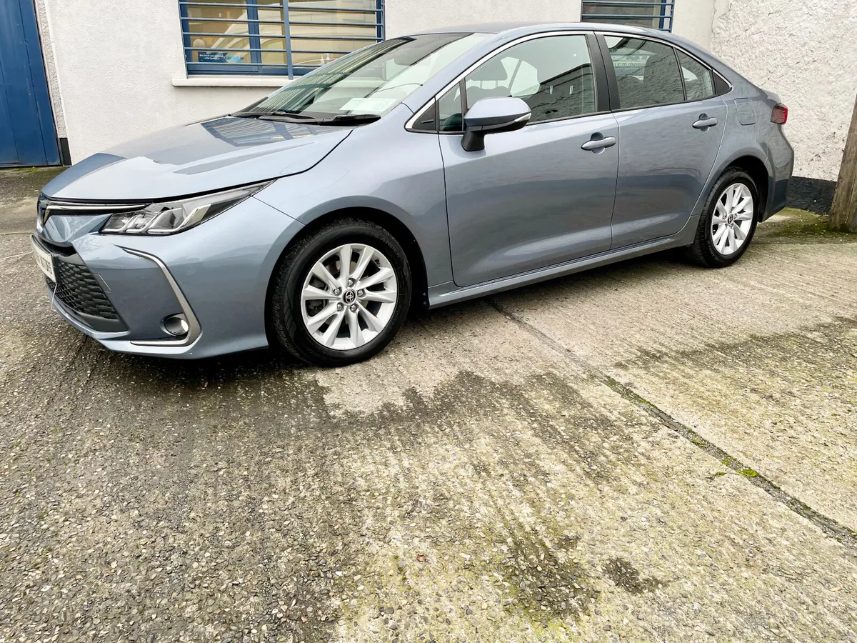 Toyota Corolla Luna Saloon Petrol Hybrid Auto,2024 - Image 2