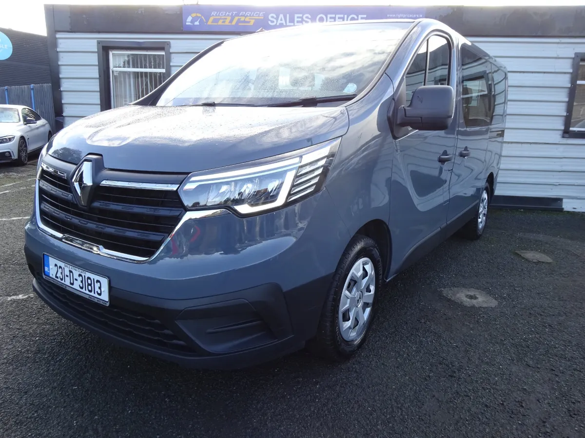 RENAULT TRAFIC 9 SEATER BUSINESS EDITION LIKE NEW - Image 3