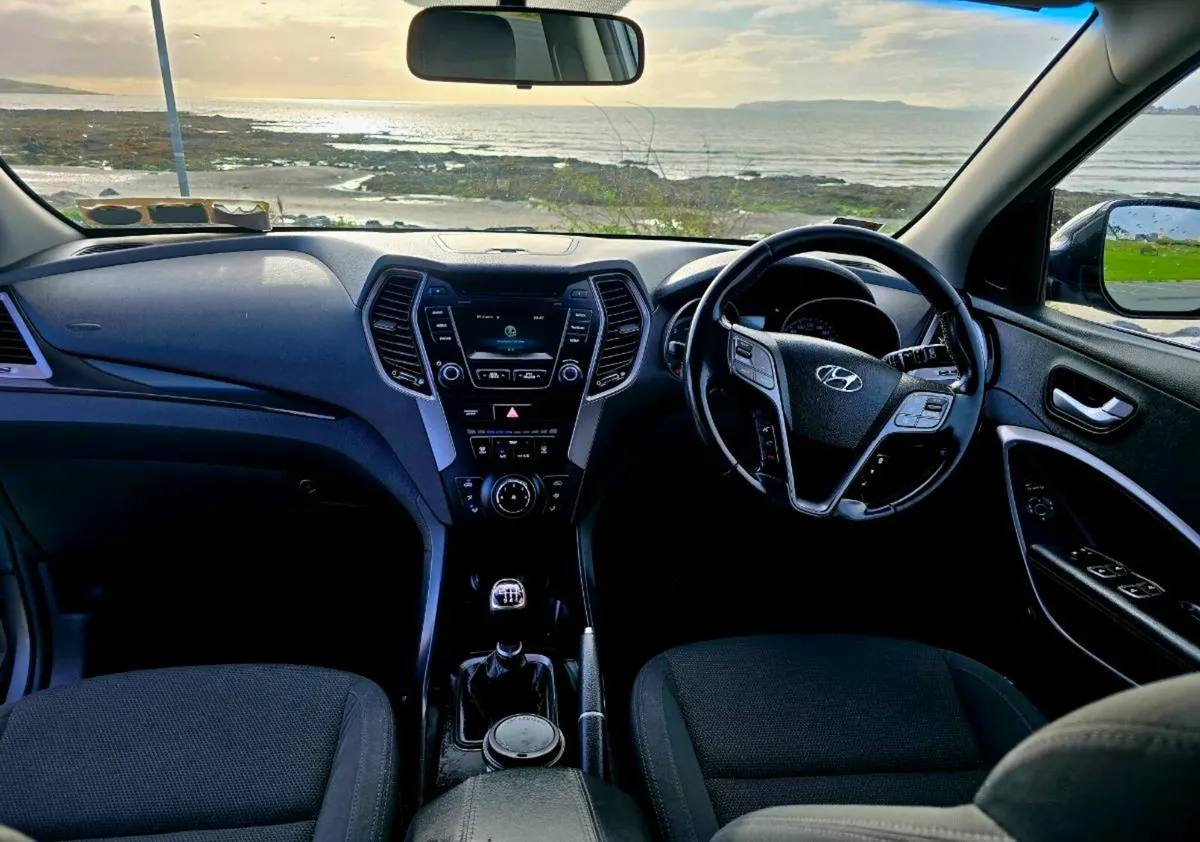 2012 HYUNDAI SANTA-FE COMFORT 7 SEATS 1 OWNER NCTD - Image 2