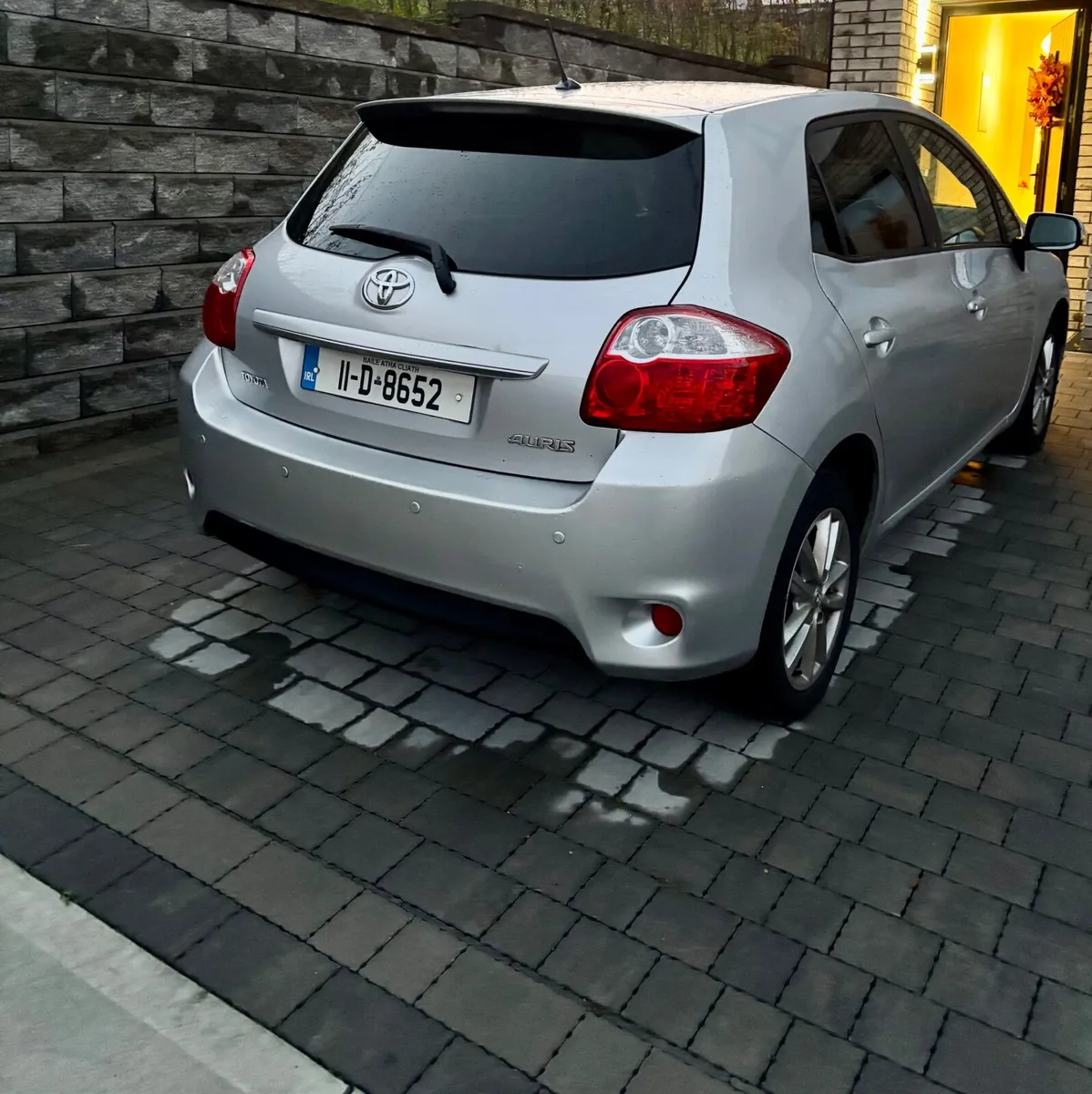 Toyota Auris 2011 - open to honest offers - Image 2