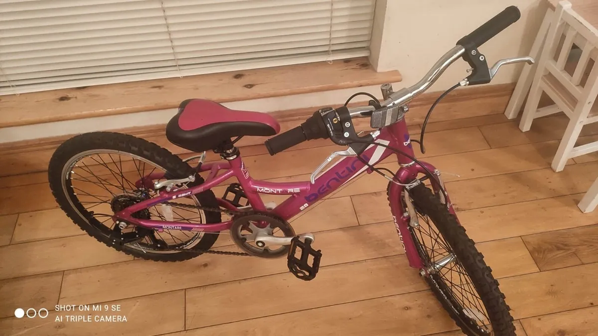 Girls bike - Image 1