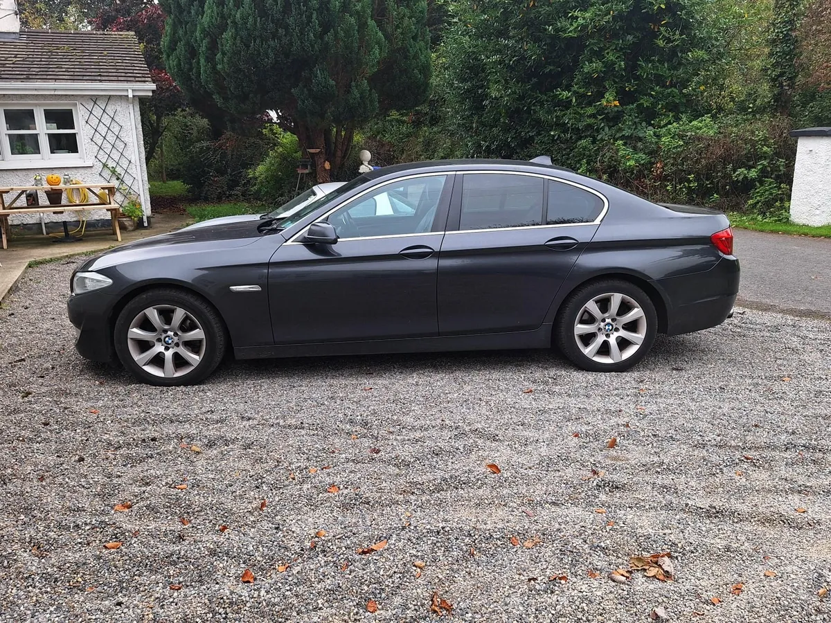BMW 5-Series 2012