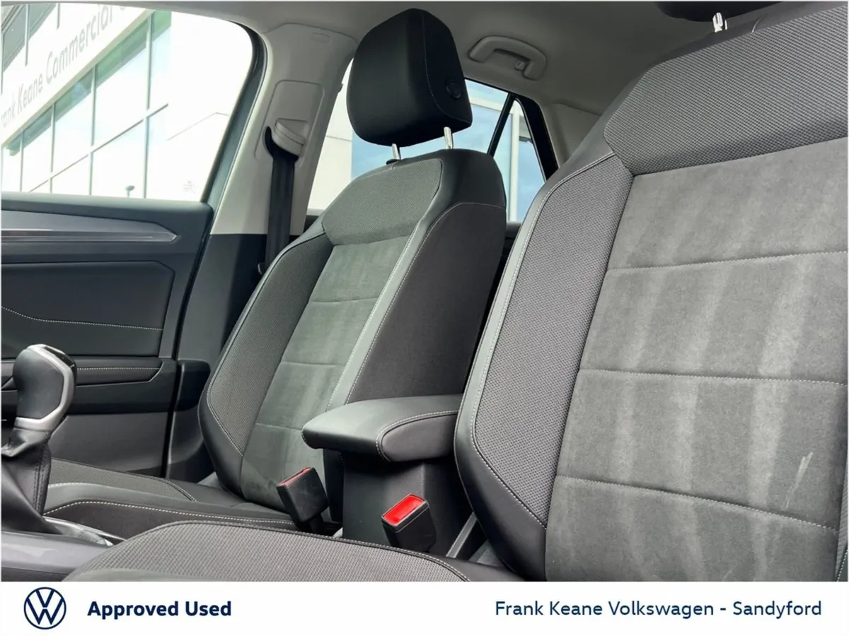 Volkswagen T-Roc  style  1.0tsi 110HP Manual  fra - Image 4