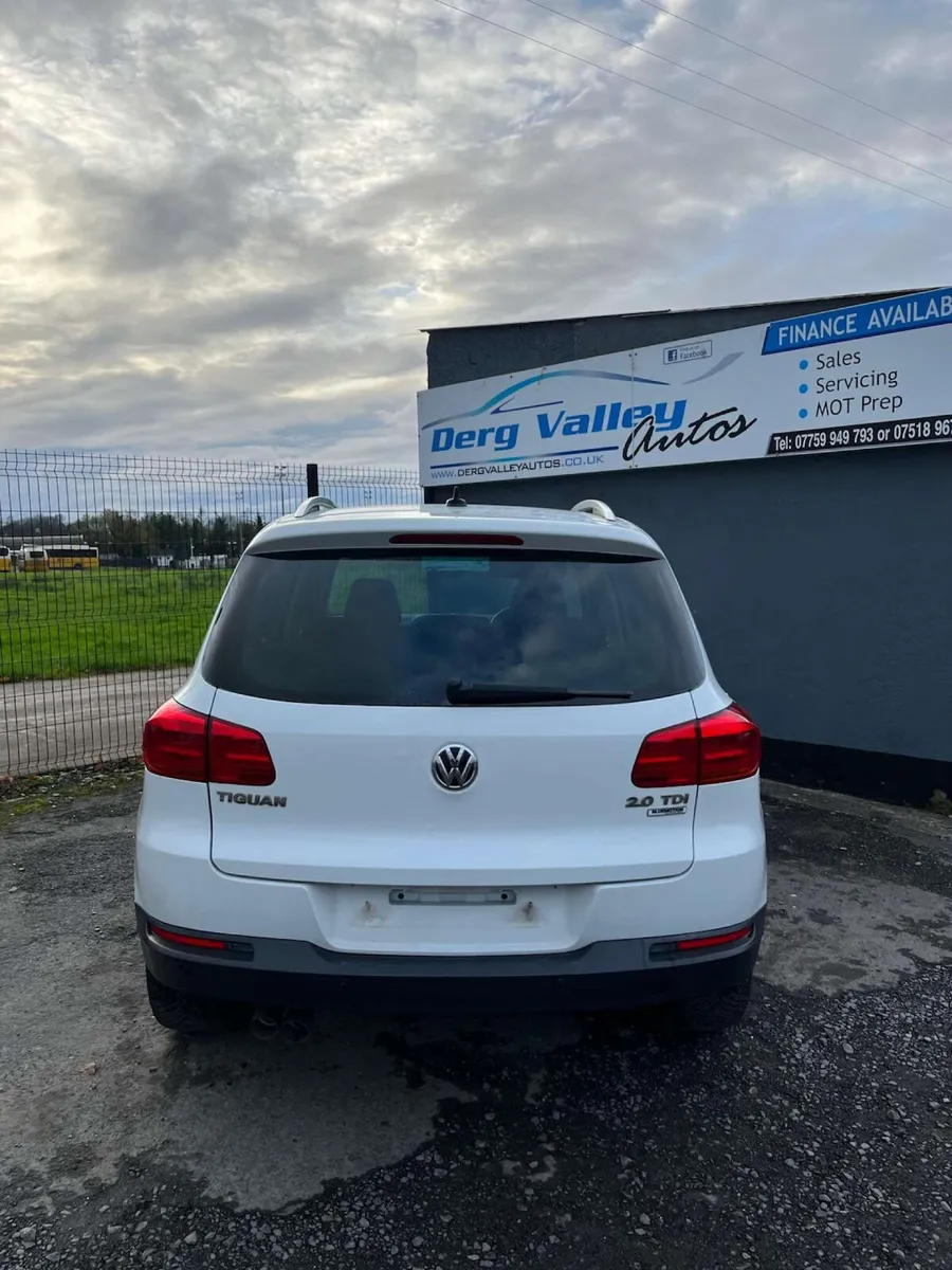 Volkswagen Tiguan 2015 - Image 4