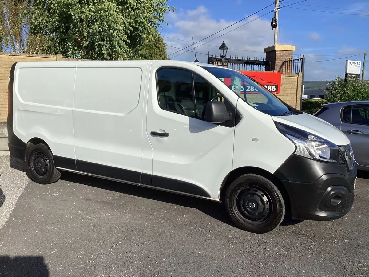 Nissan NV300 ** 1 OWNER * SAT NAV - Image 3