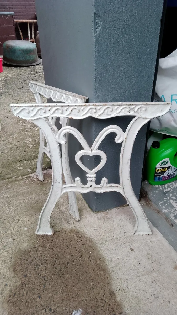 Cast iron table ends - Image 2