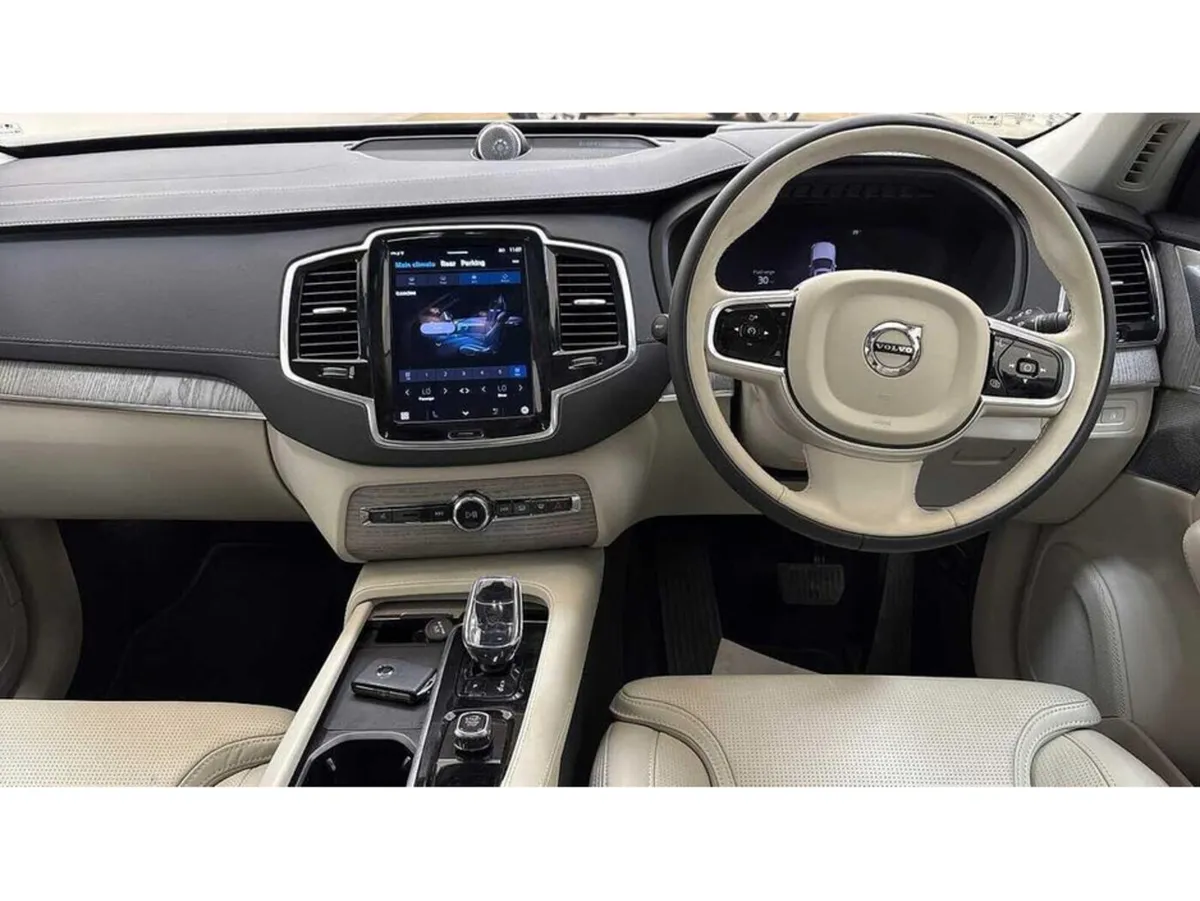 Volvo XC90 ULTRA BRIGHT AWD PLUG IN HYBRID ** BLON - Image 4