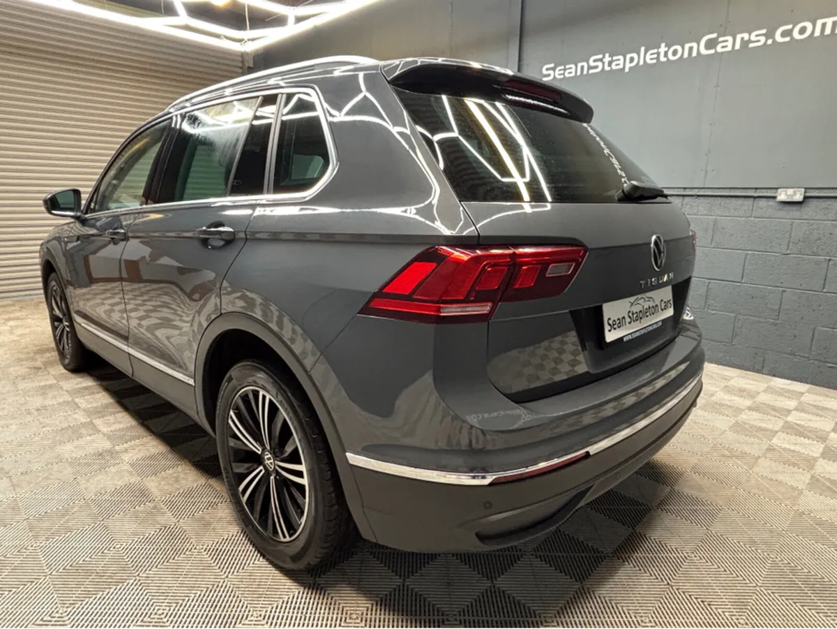 Volkswagen Tiguan LIFE 2.0 TDI D7F 150HP 5 5DR AUT - Image 2