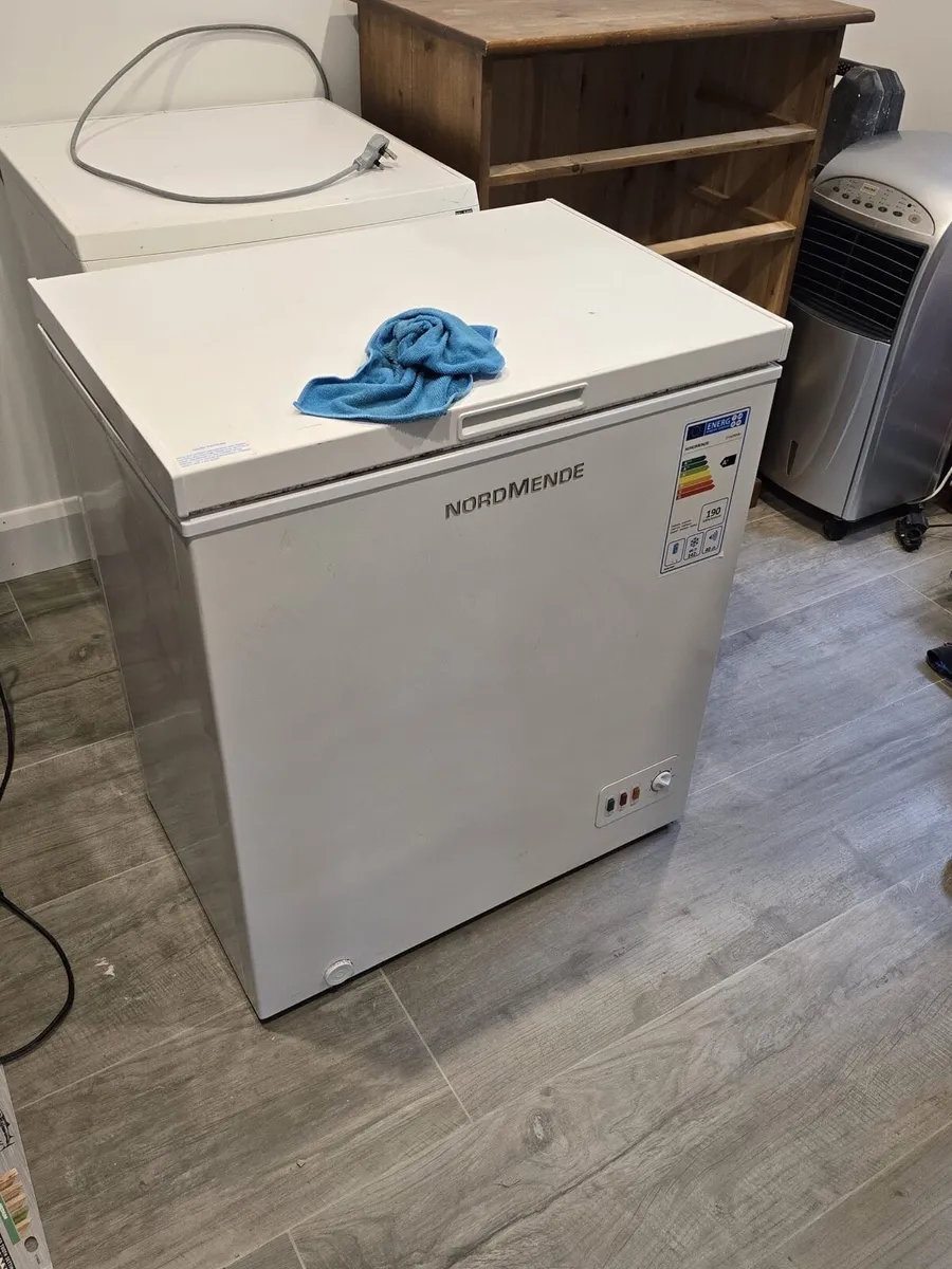 Chest freezer