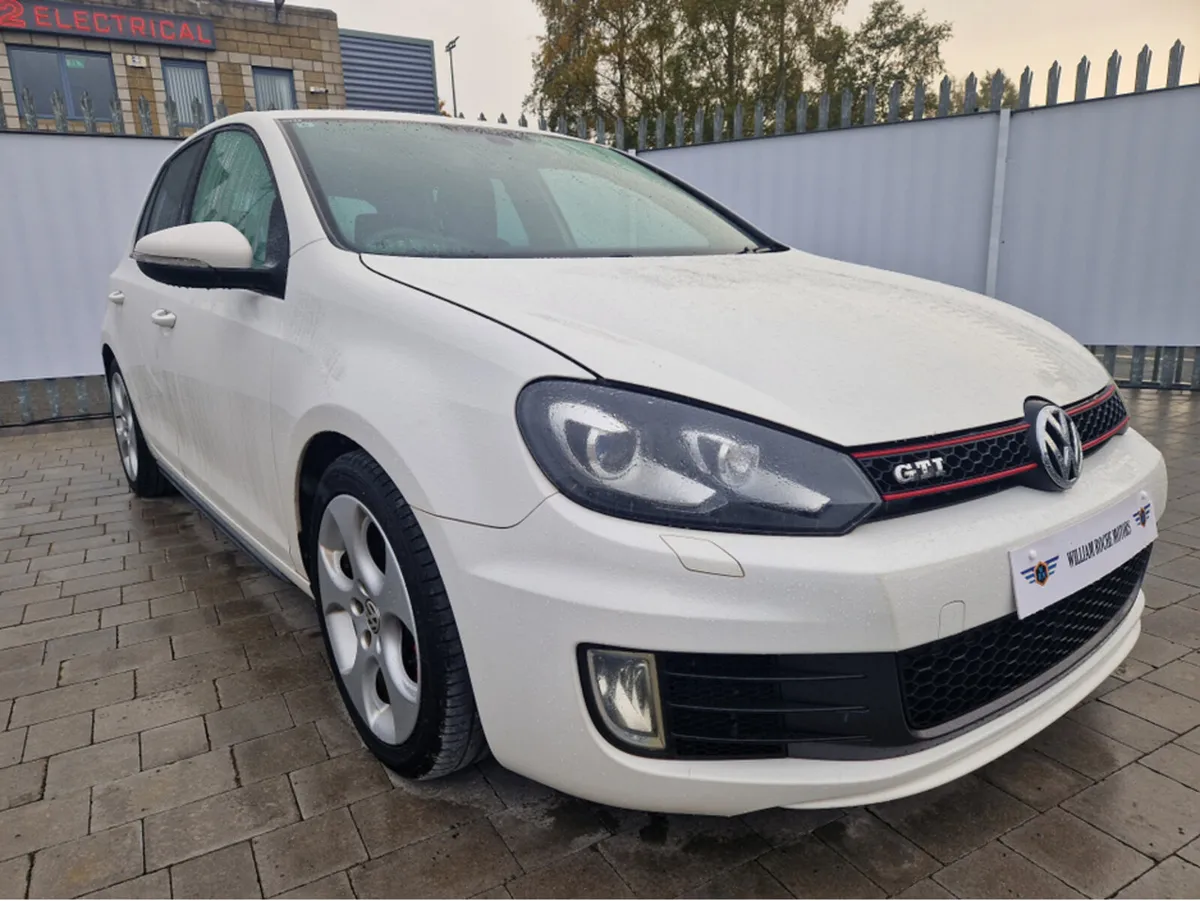 Volkswagen Golf 2.0 GTI DSG - Image 2
