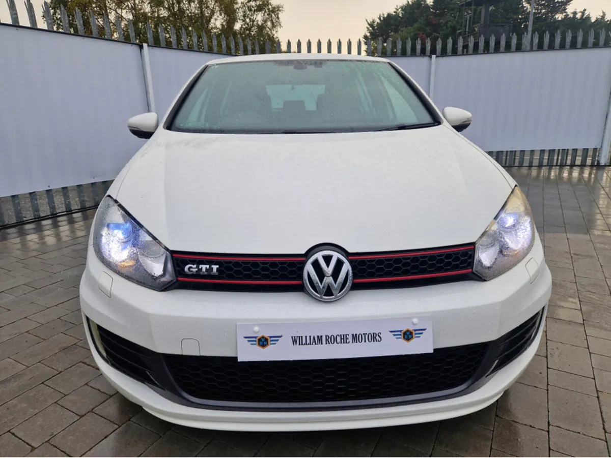 Volkswagen Golf 2.0 GTI DSG - Image 3