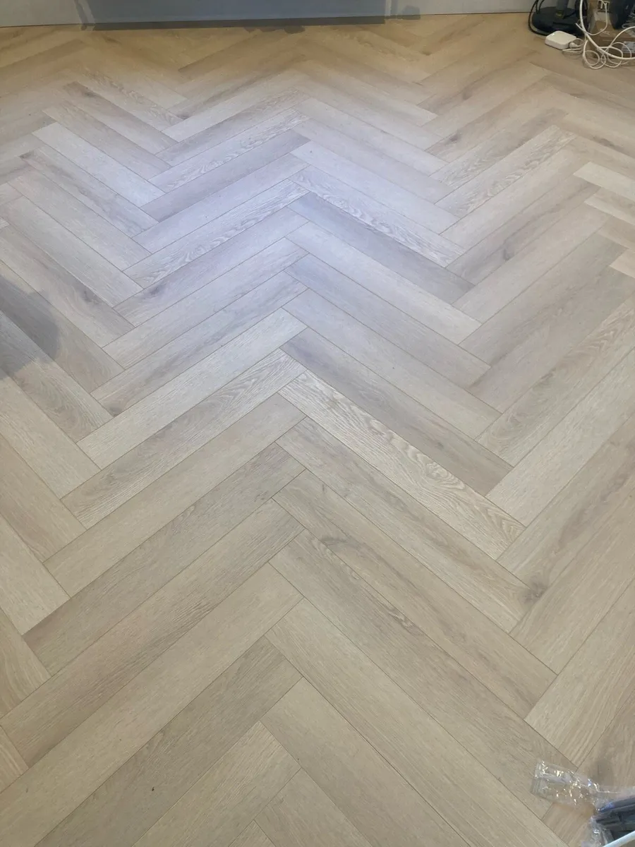 Laminate Herringbone Flooring 12mm & Underlay - Image 3
