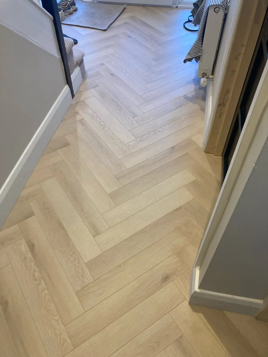 Laminate Herringbone Flooring 12mm & Underlay - Image 4