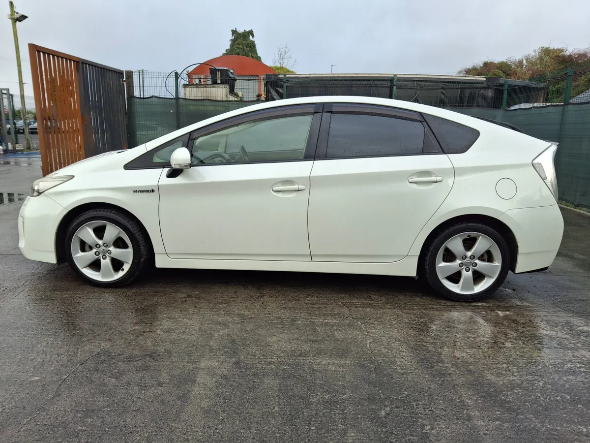 2012 Toyota Prius   Hybrid  Automatic - Image 2