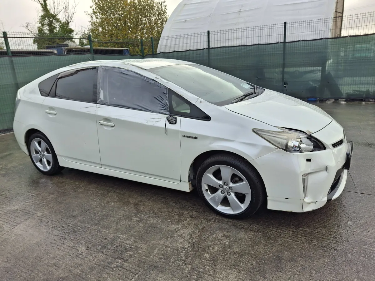 2012 Toyota Prius   Hybrid  Automatic - Image 4