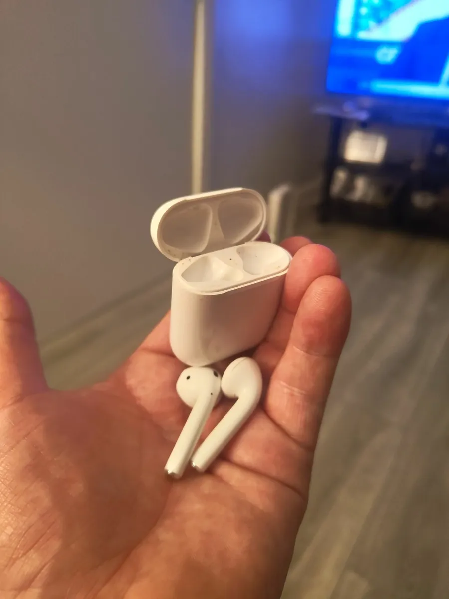 Genuine Apple Airpods  2 Gen great condition - Image 2
