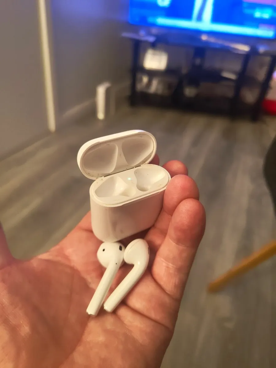 Genuine Apple Airpods  2 Gen great condition - Image 3