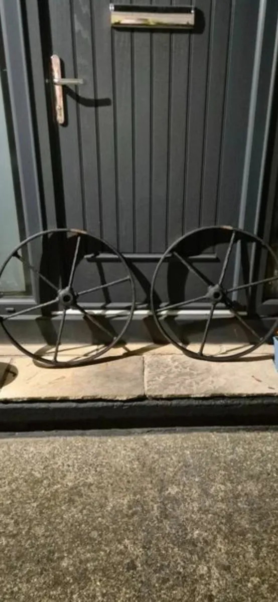 Antique cast iron wheels - Image 2