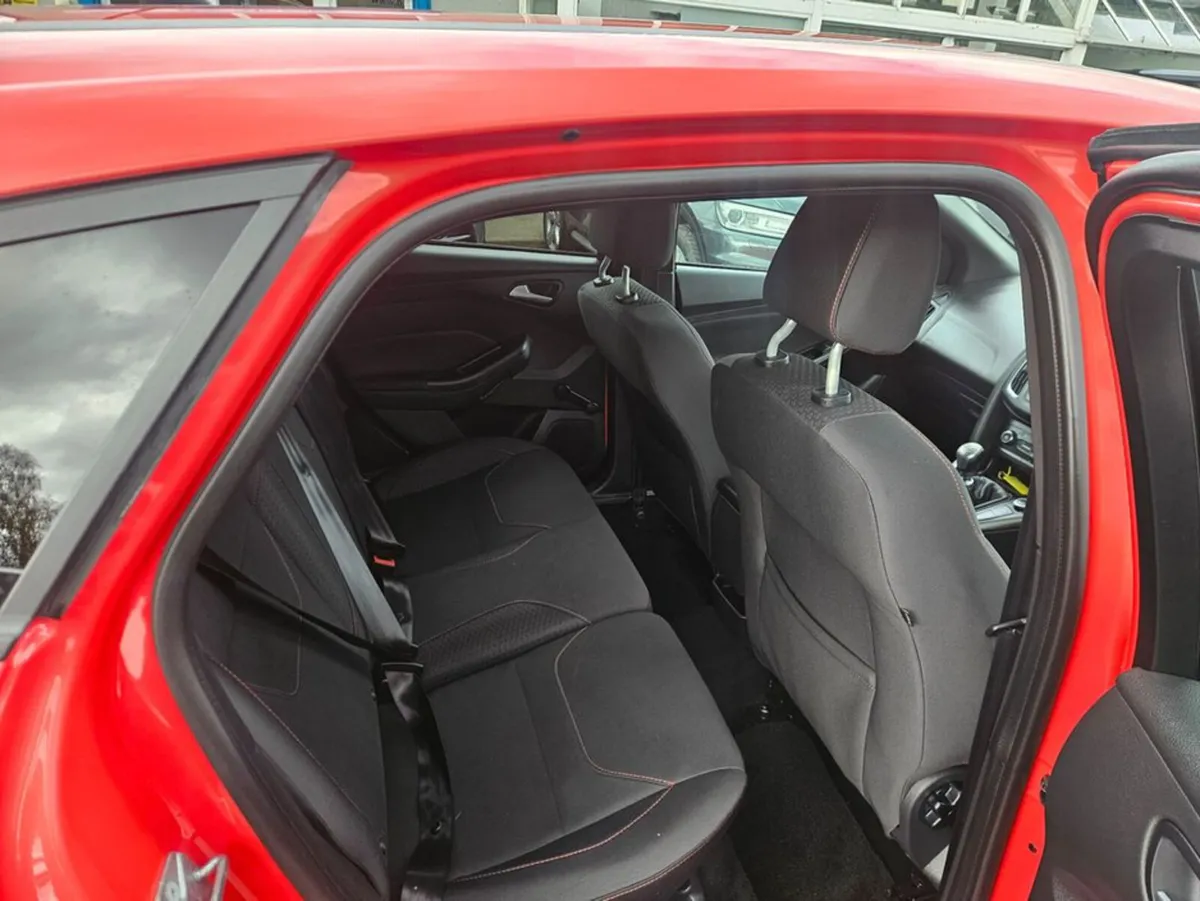 Ford Focus St-line 1.5TD 120PS 6SPD 4DR - Image 4